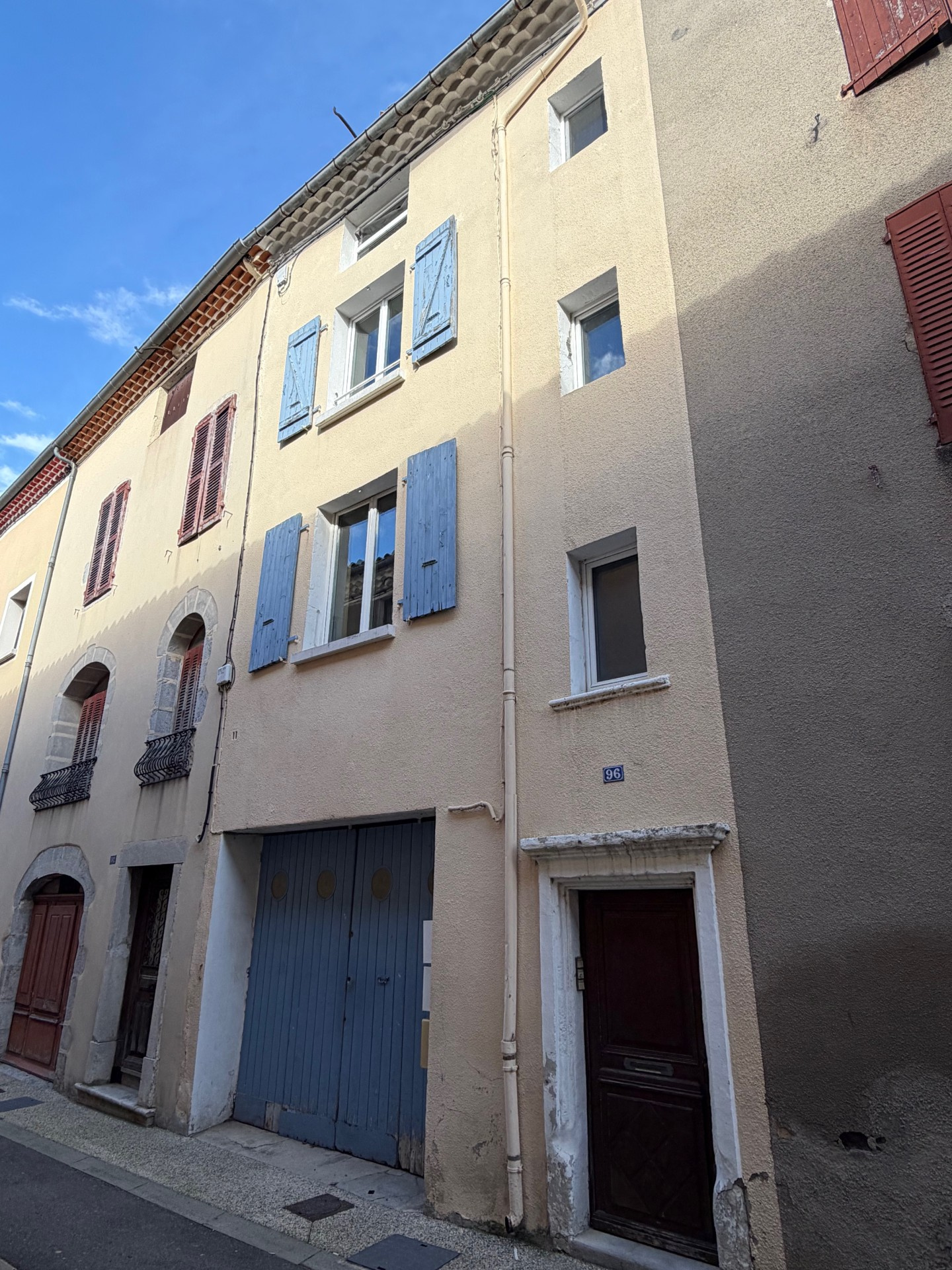 Immeuble comprenant 3 logements Villeneuve de Berg