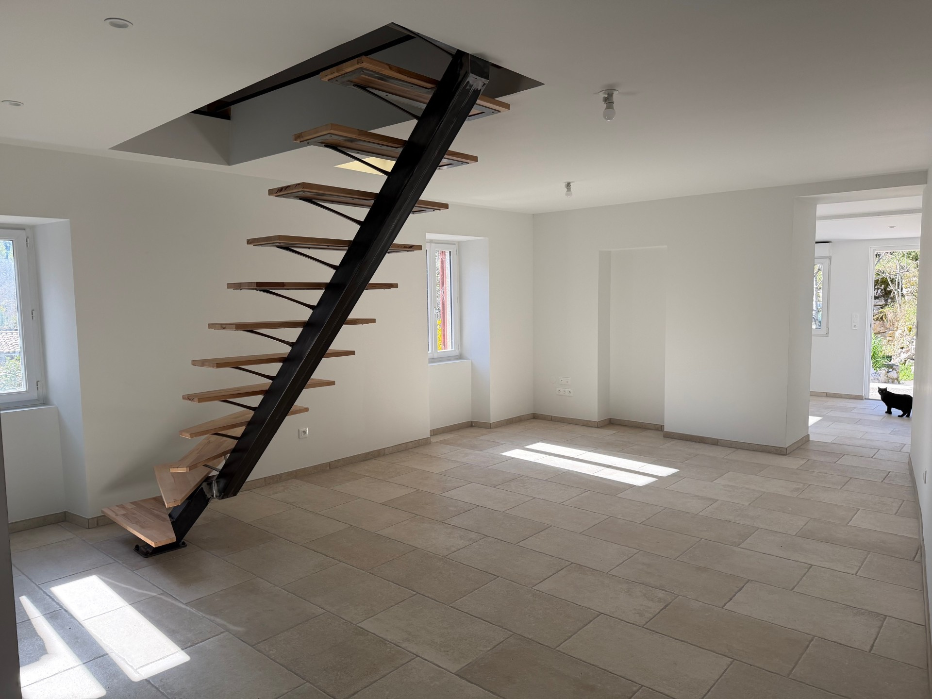 Maison de hameau rénovée avec terrasse et terrain non attena