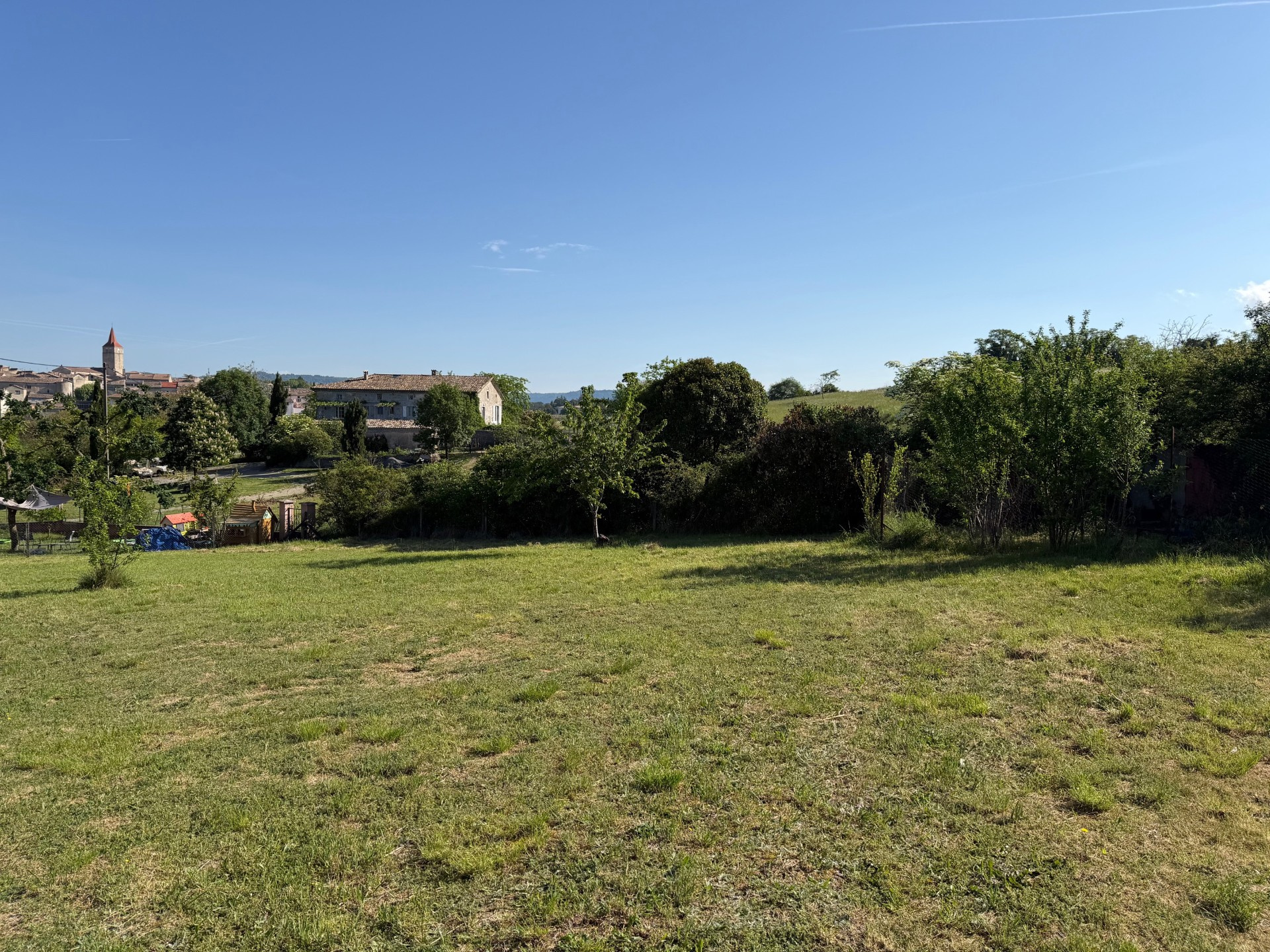 Terrain constructible 1270 m2 Villeneuve de Berg